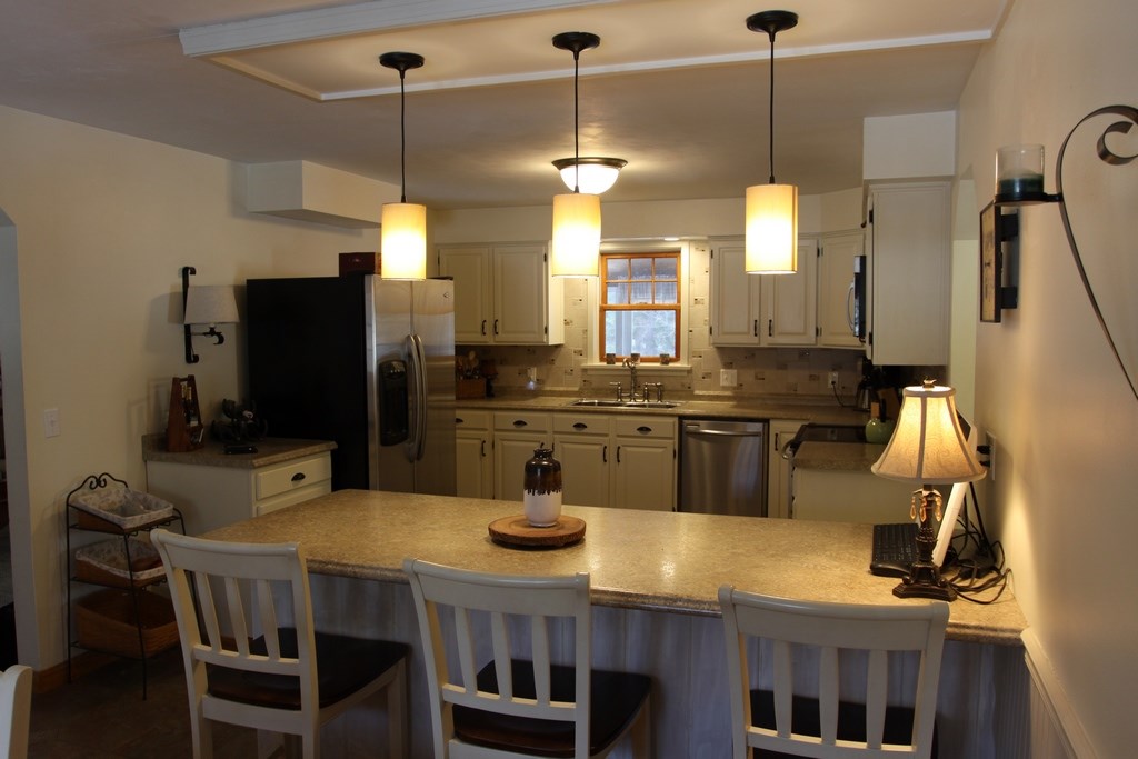 23 Jones Mill Road Richmond, VT 05477 - Photo 5 of 24