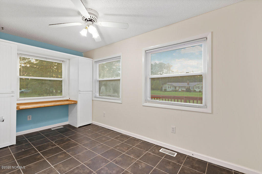 214 Jones Street Holly Ridge, NC 28445 - Photo 6 of 27 IMG_2514