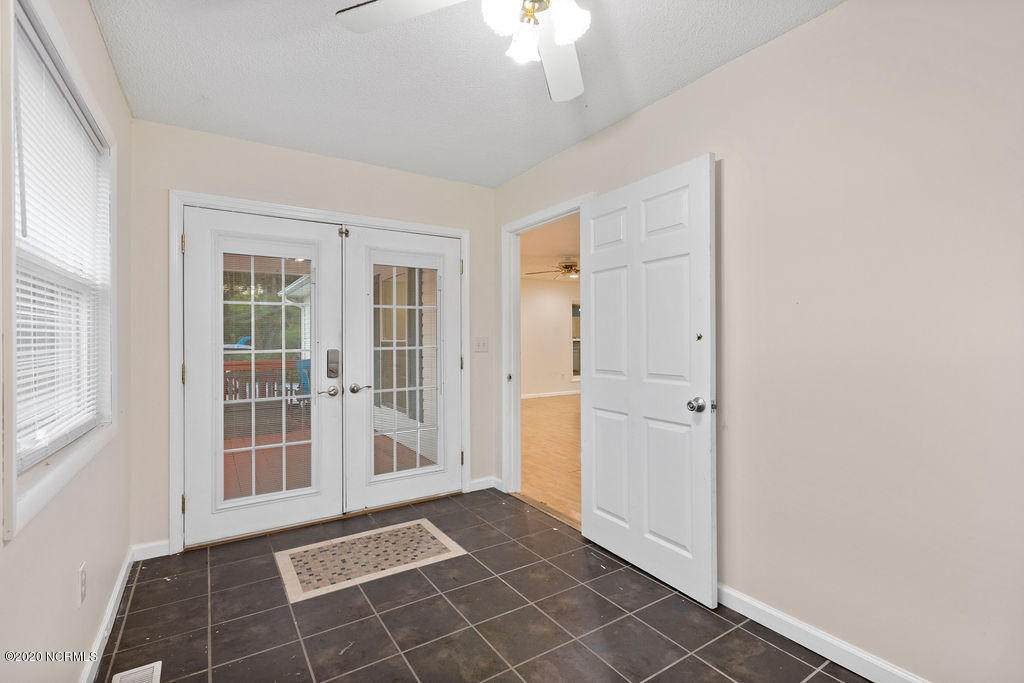 214 Jones Street Holly Ridge, NC 28445 - Photo 7 of 27 IMG_2517