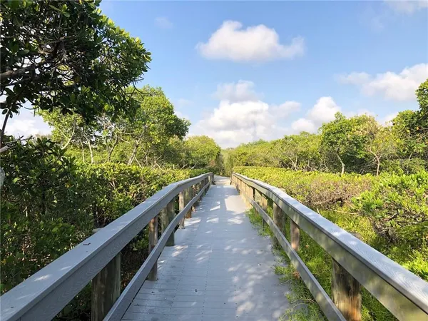 $3,250 | 1664 Starling Drive, Unit 101, Sarasota, FL 34231