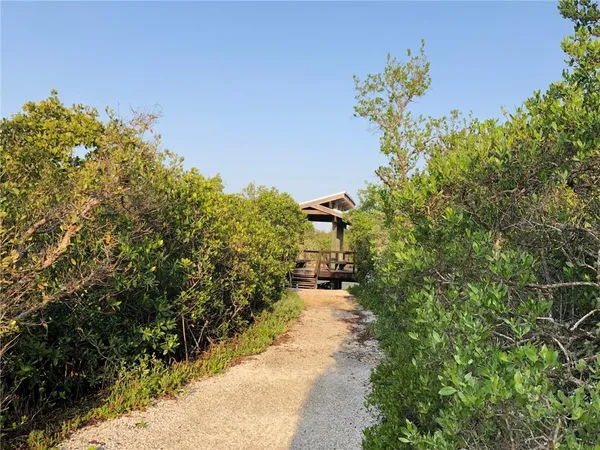 $3,250 | 1664 Starling Drive, Unit 101, Sarasota, FL 34231