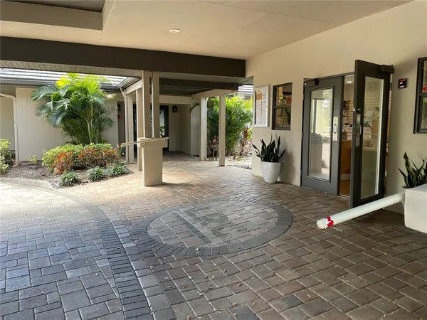 $3,250 | 1664 Starling Drive, Unit 101, Sarasota, FL 34231
