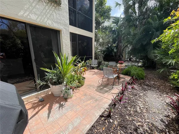 $3,250 | 1664 Starling Drive, Unit 101, Sarasota, FL 34231