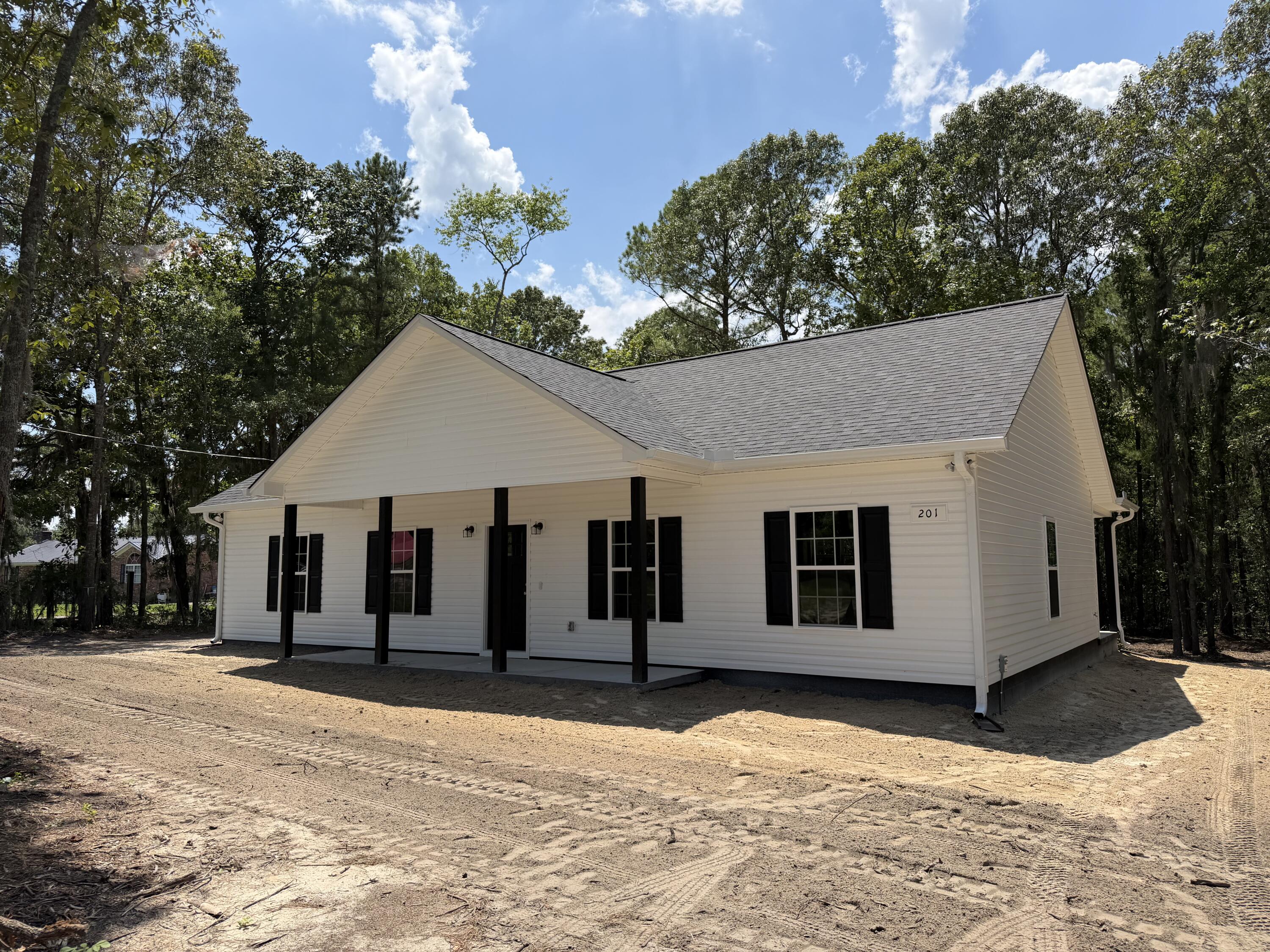 201 Tabernacle Road Eutawville, SC 29048 - Photo 1 of 21 Front