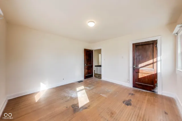 $220,000 | 518 Central Court South, Indianapolis, IN 46205