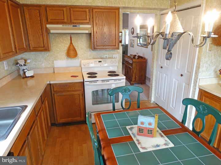 2555 Valley View Road Bensalem, PA 19020 - Photo 10 of 23 Kitchen