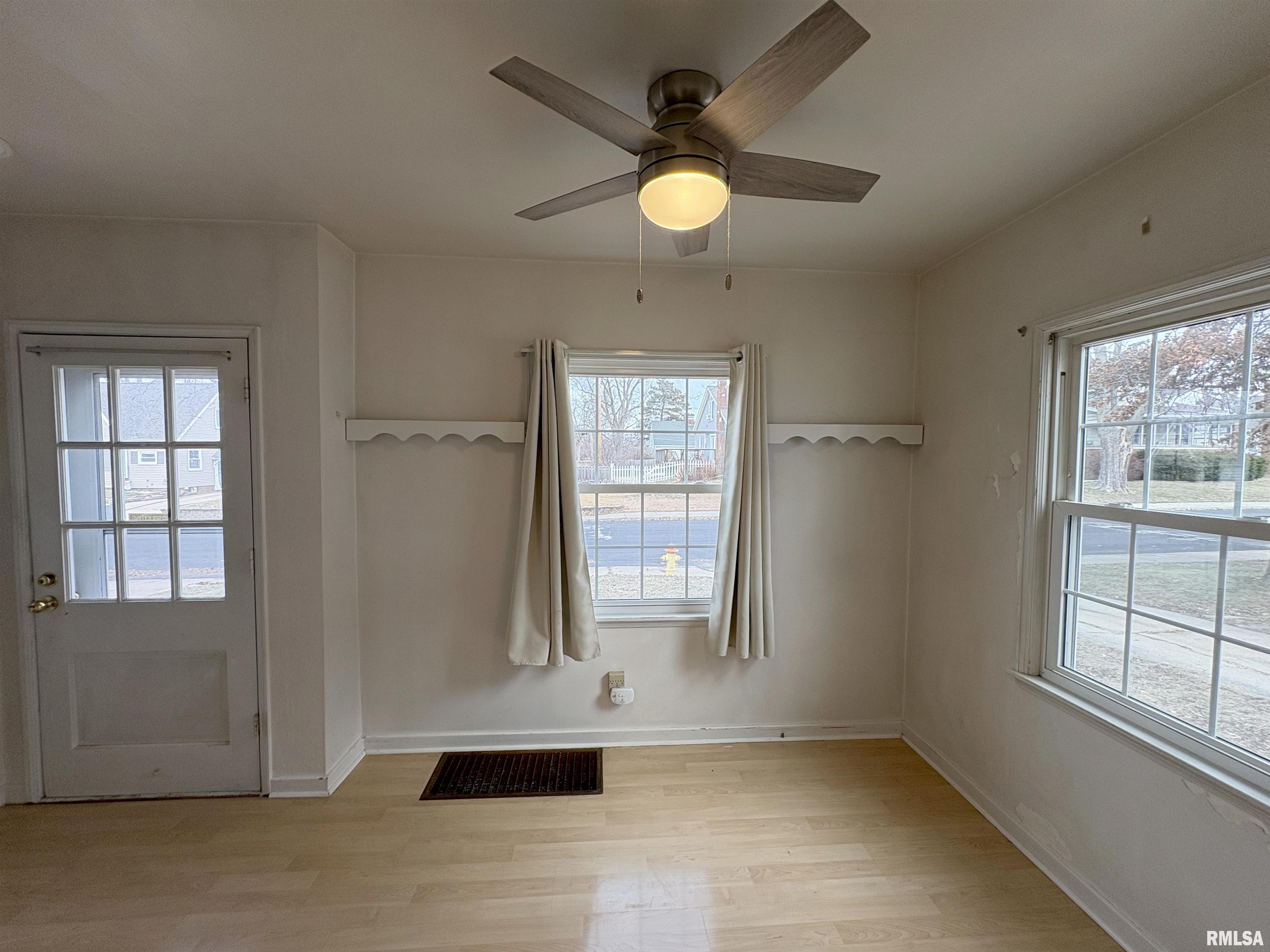 1324 West Circle Road Peoria, IL 61604 - Photo 11 of 37