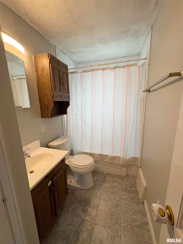 $82,500 | 1324 West Circle Road, Peoria, IL 61604