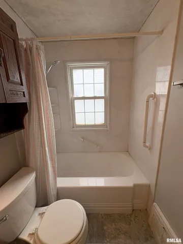 $82,500 | 1324 West Circle Road, Peoria, IL 61604