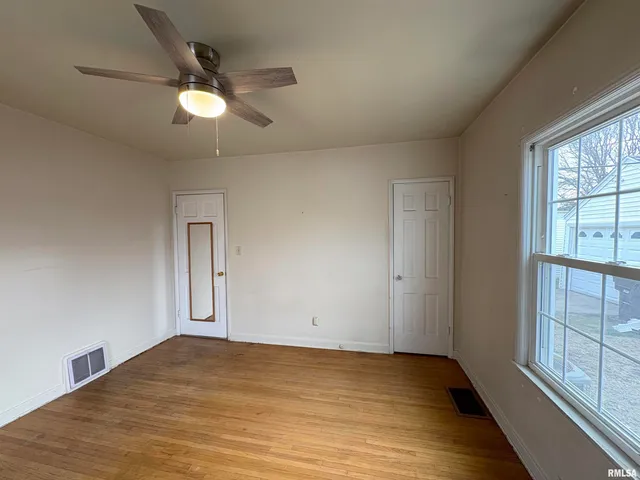 $82,500 | 1324 West Circle Road, Peoria, IL 61604