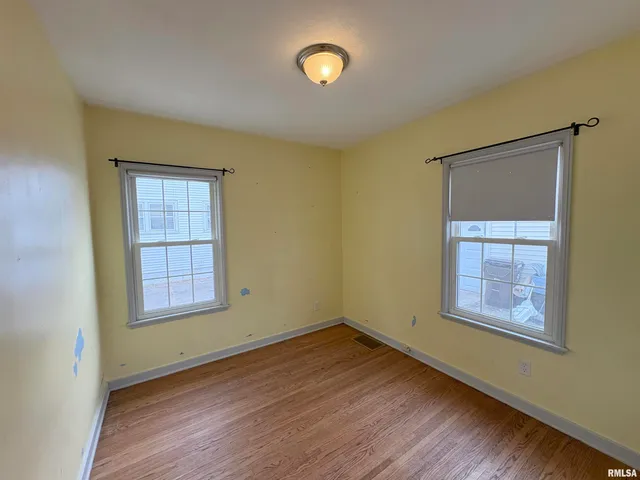 $82,500 | 1324 West Circle Road, Peoria, IL 61604