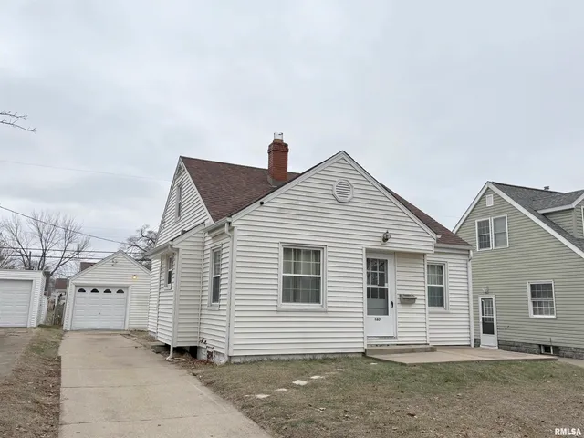 $82,500 | 1324 West Circle Road, Peoria, IL 61604