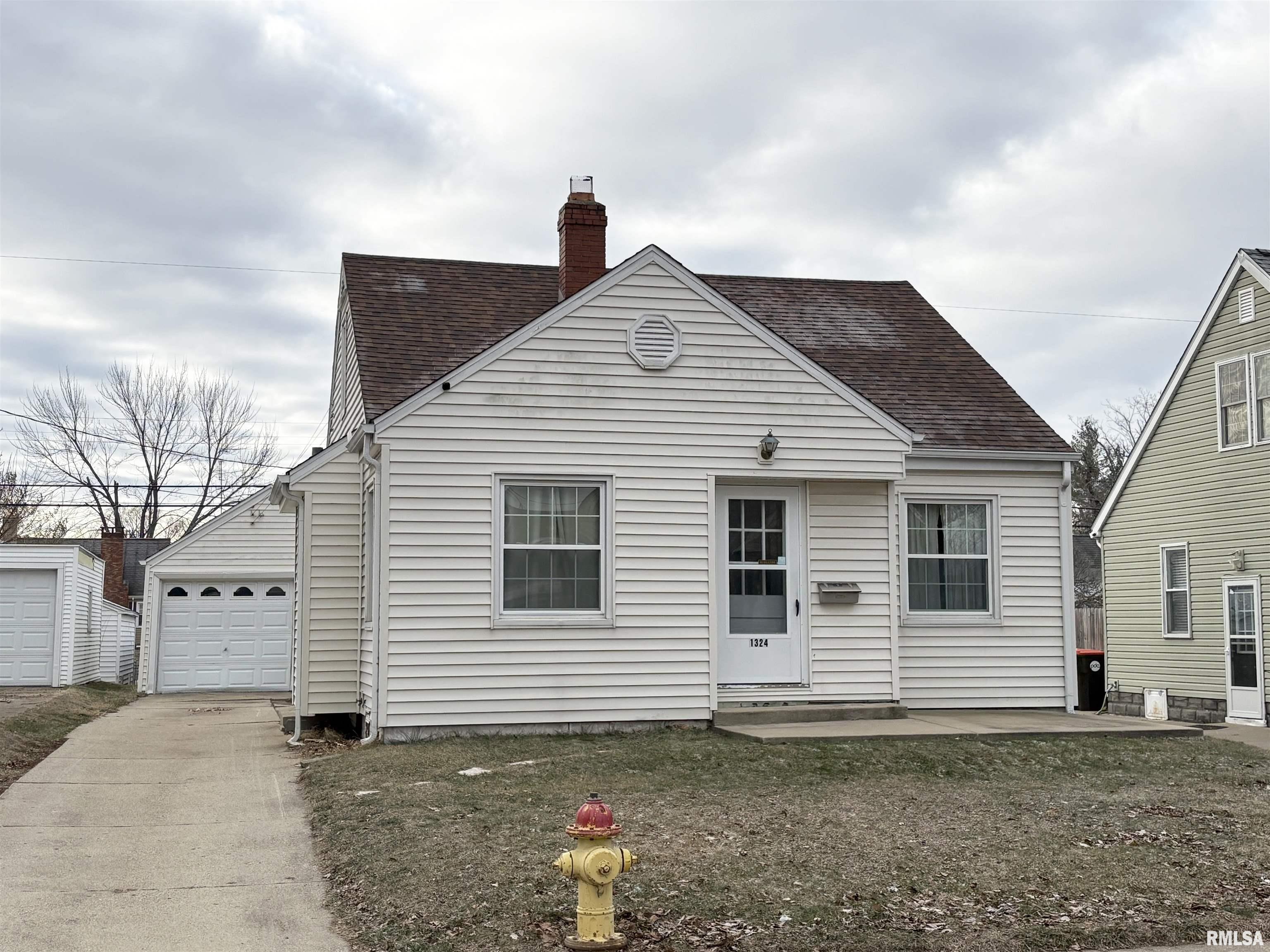 1324 West Circle Road Peoria, IL 61604 - Photo 2 of 37