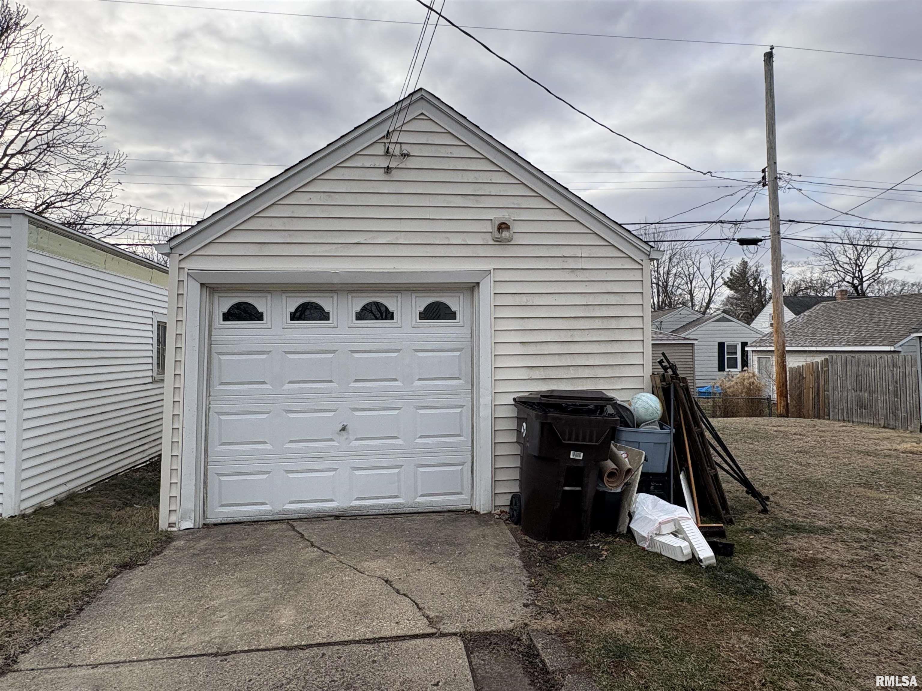 1324 West Circle Road Peoria, IL 61604 - Photo 34 of 37