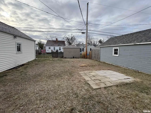 $82,500 | 1324 West Circle Road, Peoria, IL 61604