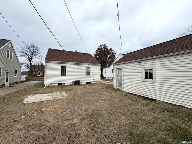 $82,500 | 1324 West Circle Road, Peoria, IL 61604