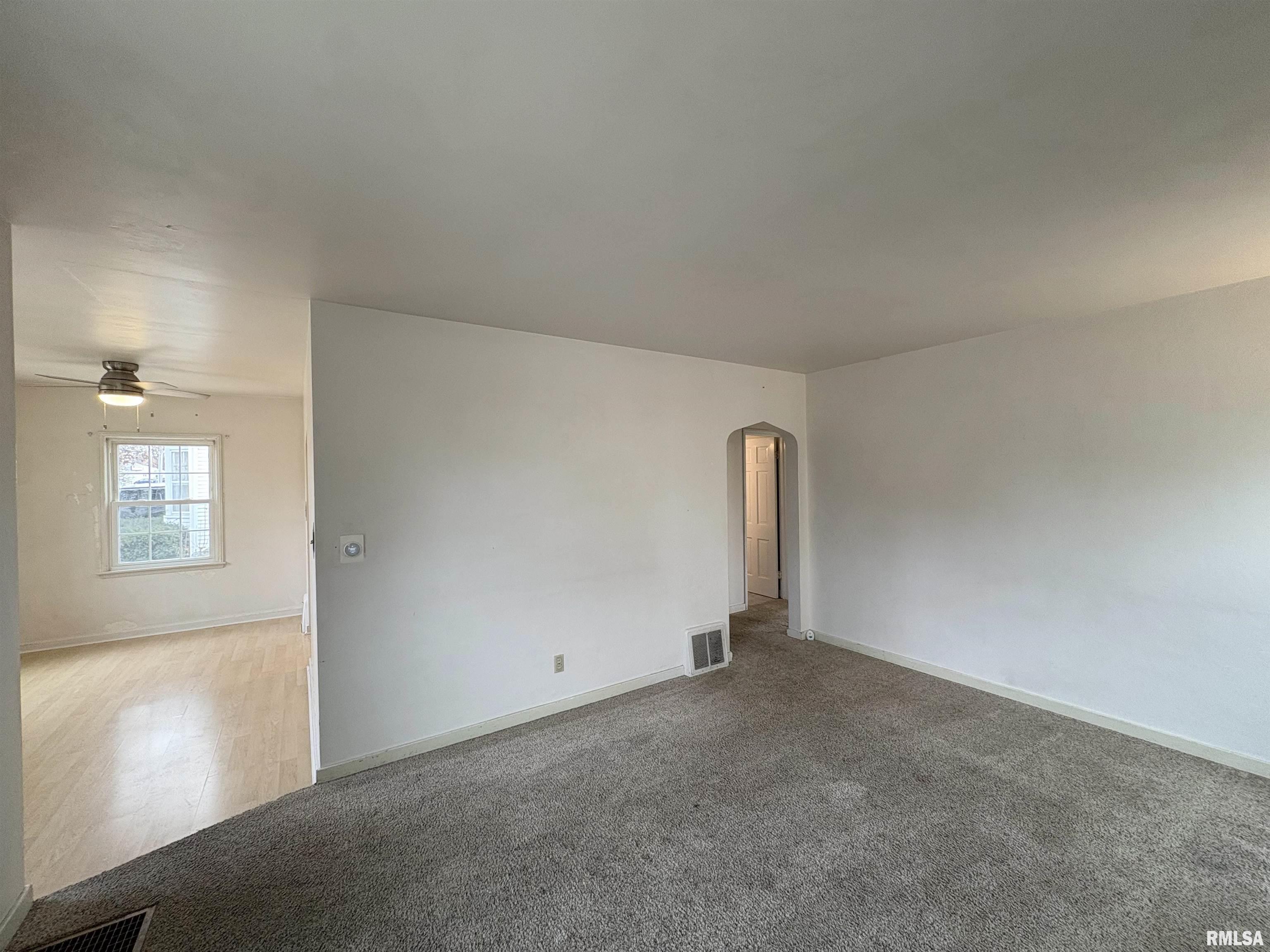 1324 West Circle Road Peoria, IL 61604 - Photo 7 of 37