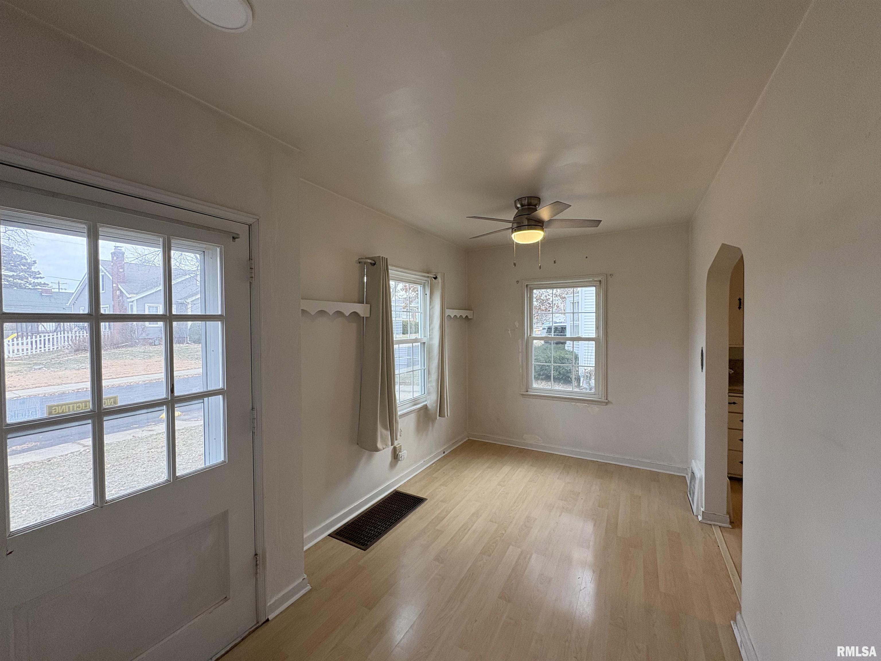 1324 West Circle Road Peoria, IL 61604 - Photo 8 of 37