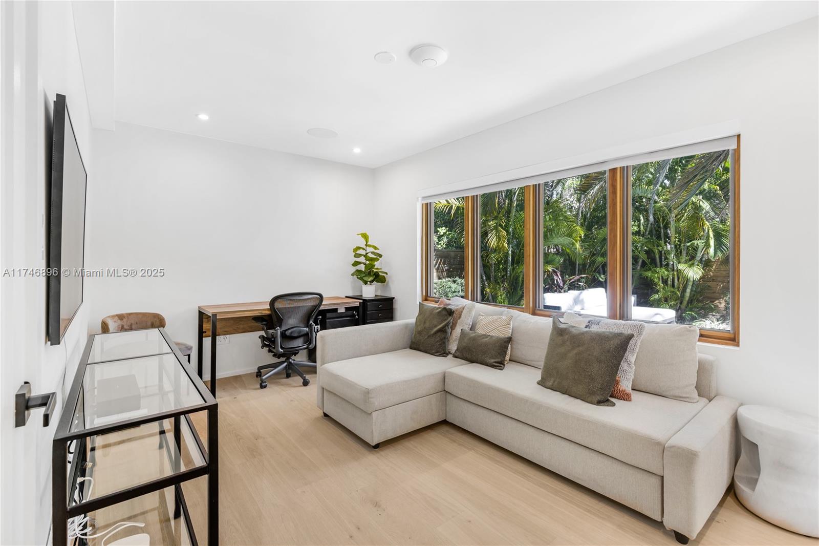 2153 North Bay Road Miami Beach, FL 33140 - Photo 12 of 70