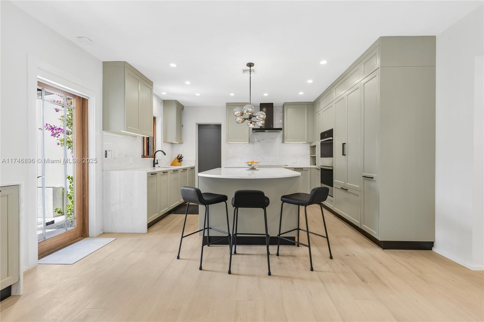 2153 North Bay Road Miami Beach, FL 33140 - Photo 22 of 70