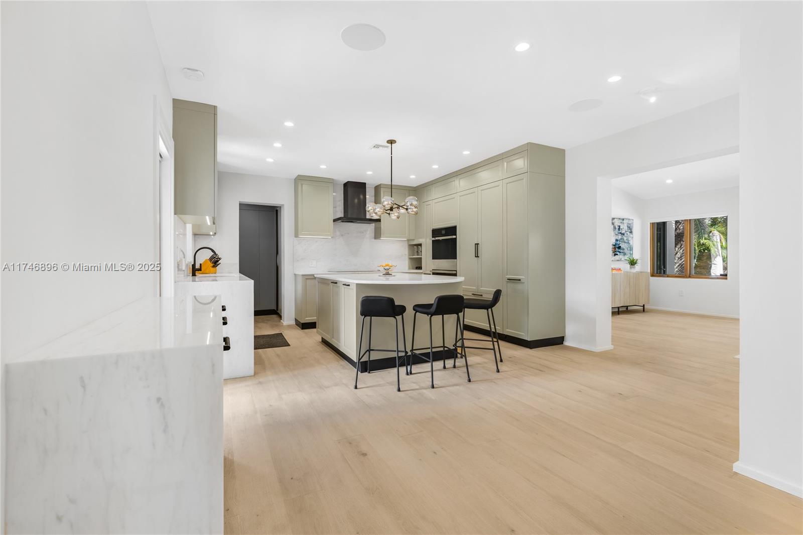 2153 North Bay Road Miami Beach, FL 33140 - Photo 23 of 70