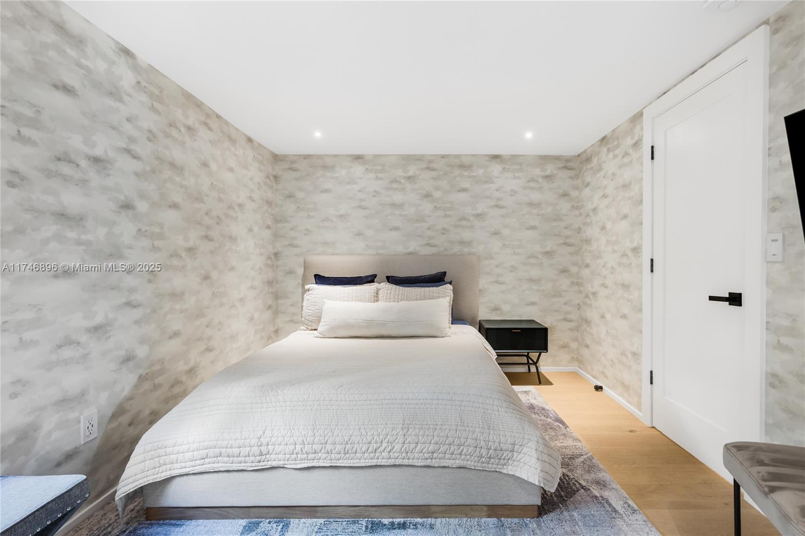 2153 North Bay Road Miami Beach, FL 33140 - Photo 35 of 70