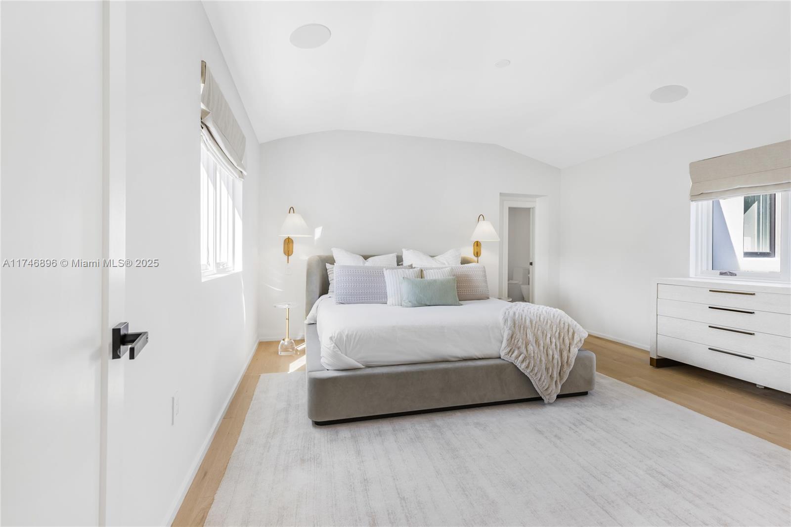 2153 North Bay Road Miami Beach, FL 33140 - Photo 42 of 70