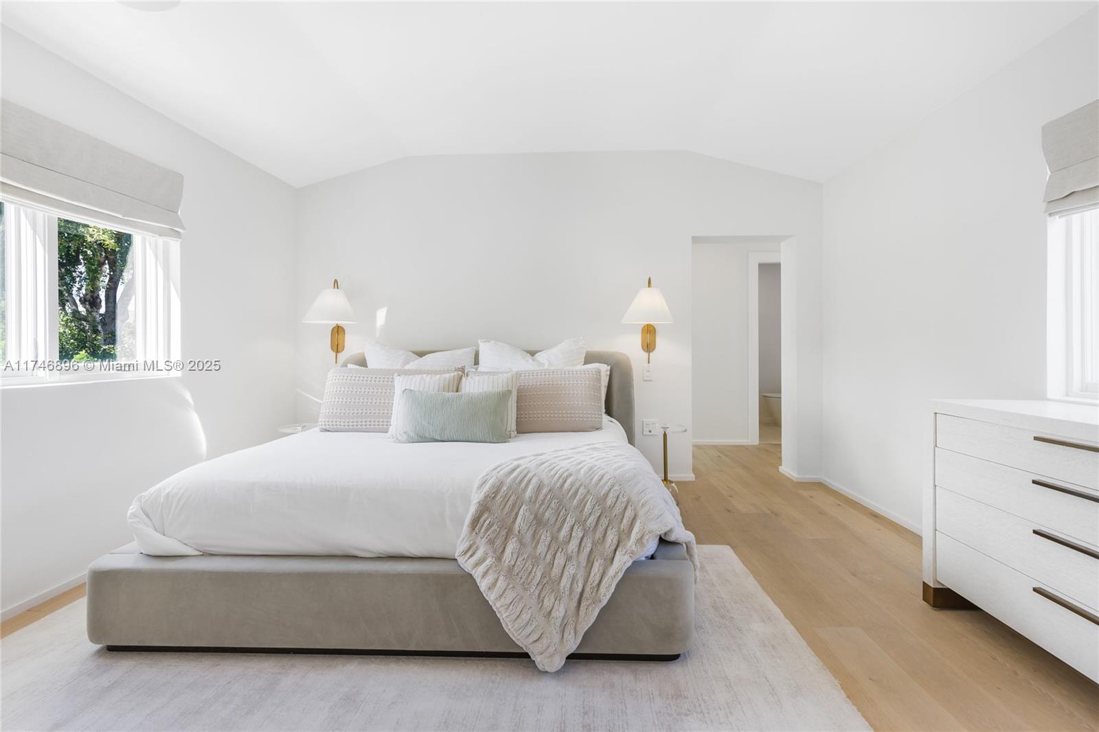 2153 North Bay Road Miami Beach, FL 33140 - Photo 44 of 70