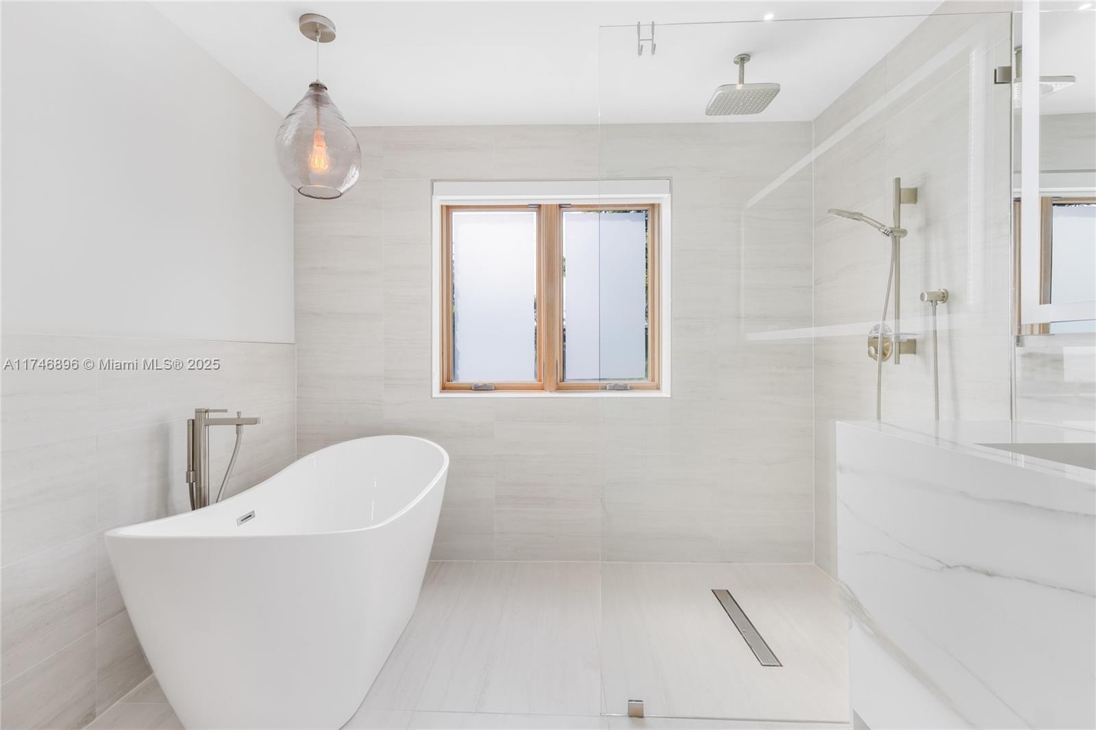 2153 North Bay Road Miami Beach, FL 33140 - Photo 47 of 70