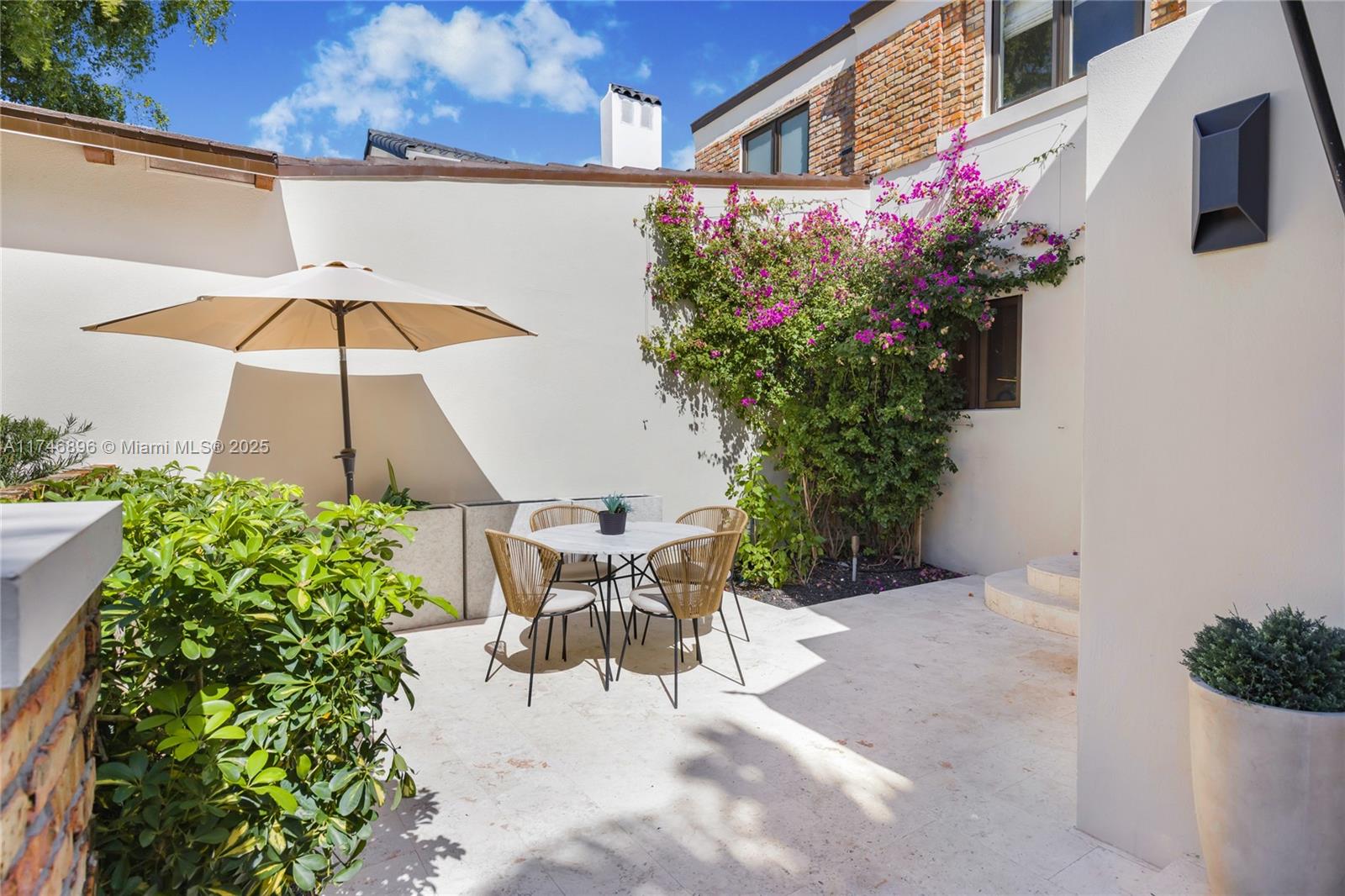 2153 North Bay Road Miami Beach, FL 33140 - Photo 5 of 70