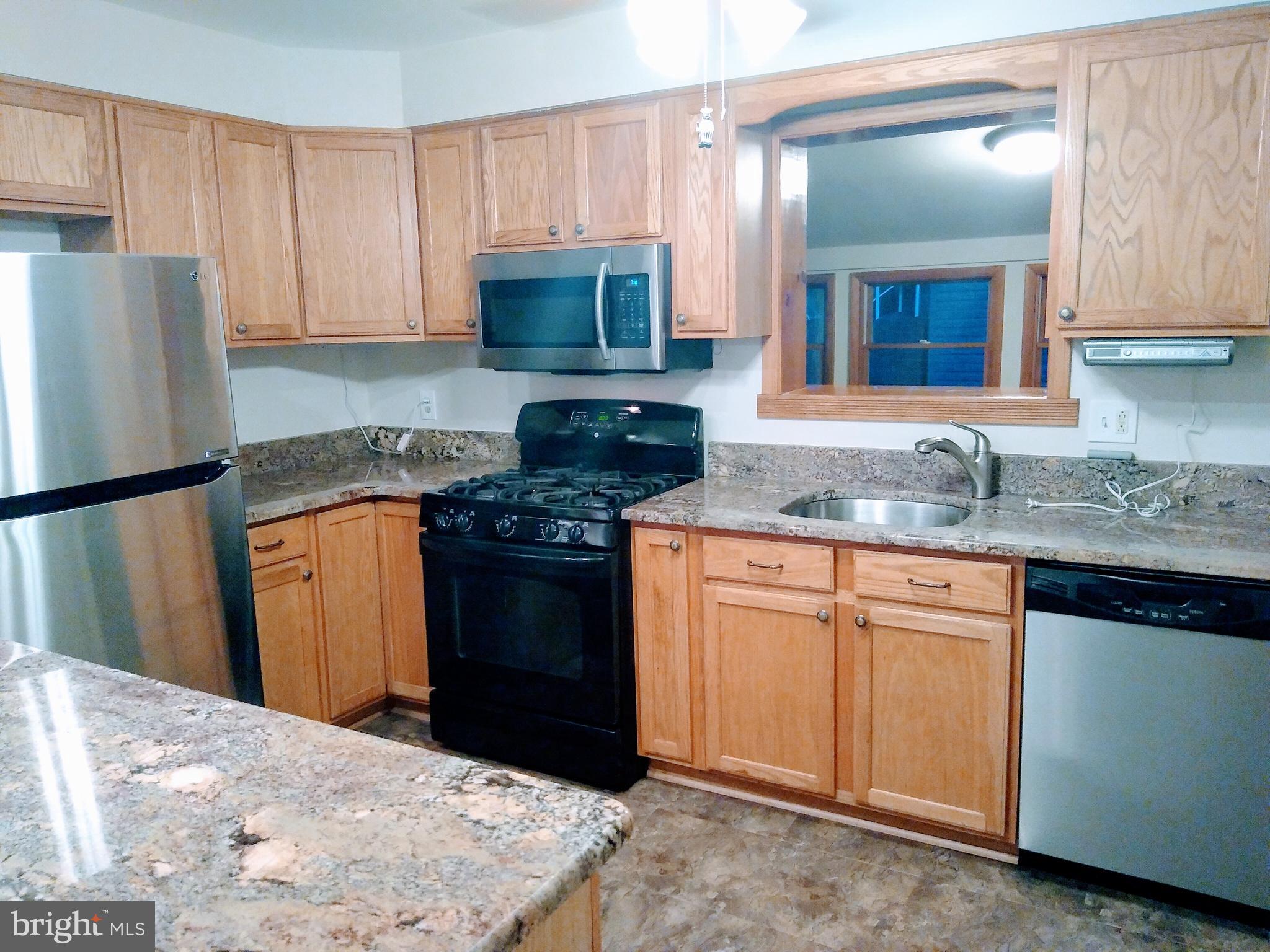 911 Elm Road Baltimore, MD 21227 - Photo 8 of 19 Full Kitchen