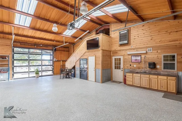 a view of a storage & utility room