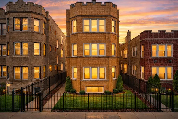 $225,000 | 6215 North Oakley Avenue, Unit G, Chicago, IL 60659