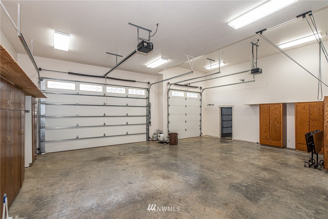 208 Brockway Road Chehalis, WA 98532 - Photo 30 of 40 a view of a garage