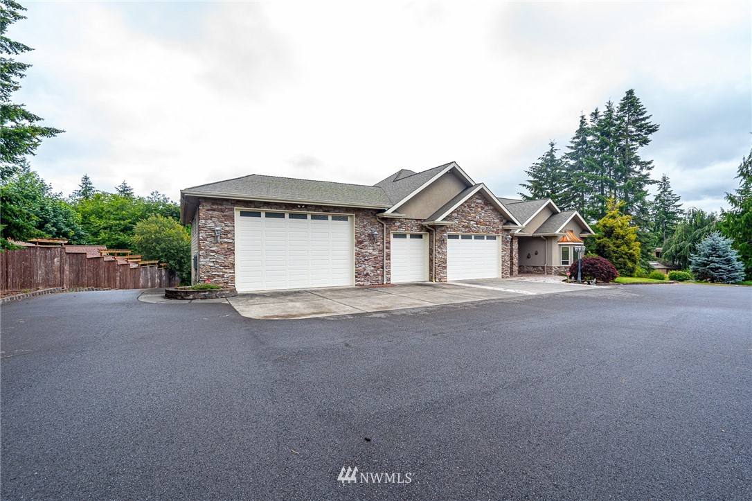 208 Brockway Road Chehalis, WA 98532 - Photo 39 of 40 a view of a house with a street