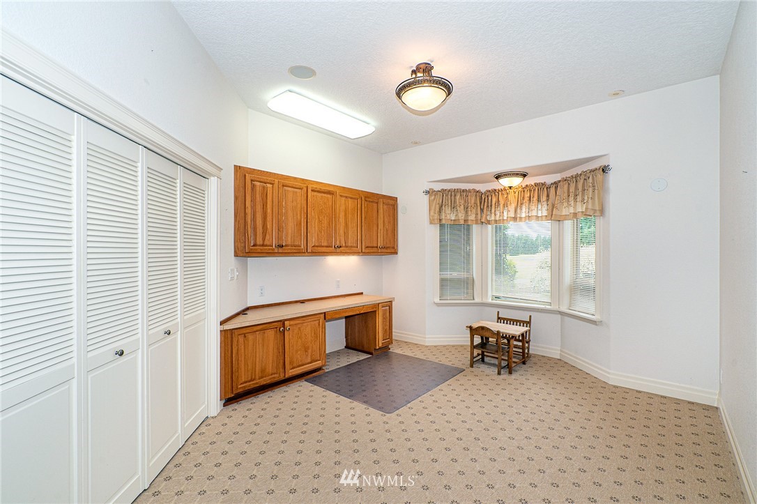 208 Brockway Road Chehalis, WA 98532 - Photo 5 of 40 a room with furniture and a window