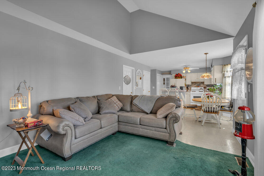 211 Torpedo Road Manahawkin, NJ 08050 - Photo 8 of 15 015_dsc02151