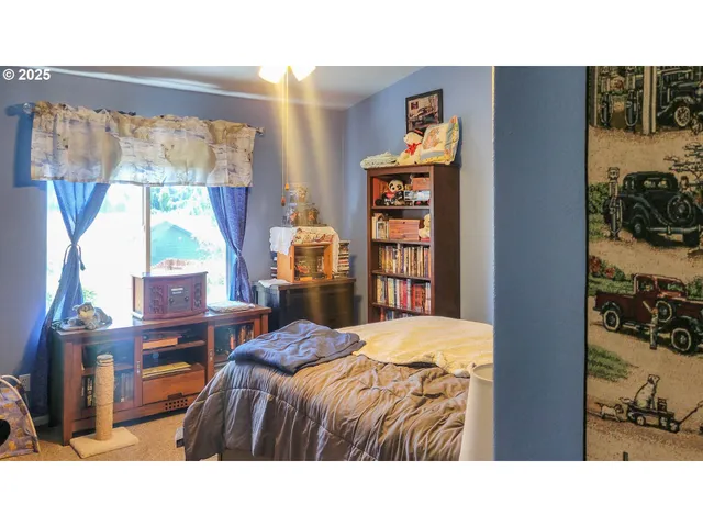 $395,000 | 1234 East 4th Avenue, Sutherlin, OR 97479