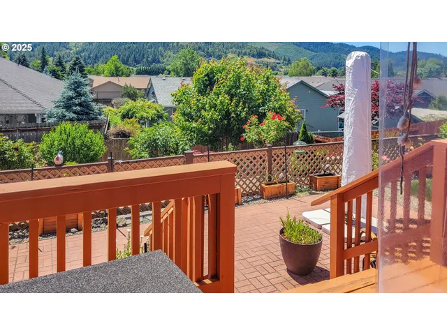 $395,000 | 1234 East 4th Avenue, Sutherlin, OR 97479