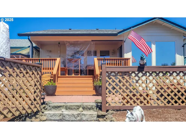 $395,000 | 1234 East 4th Avenue, Sutherlin, OR 97479