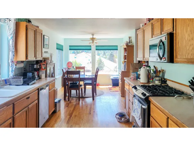 $395,000 | 1234 East 4th Avenue, Sutherlin, OR 97479