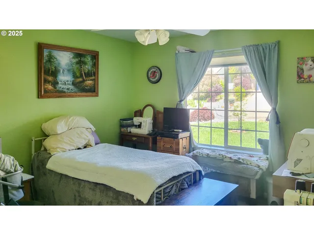 $395,000 | 1234 East 4th Avenue, Sutherlin, OR 97479