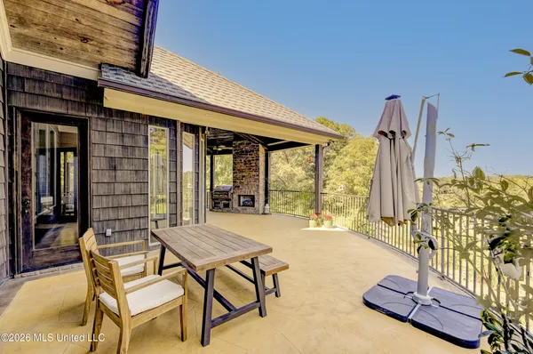 $995,000 | 626 Cedar Hill Road, Flora, MS 39071