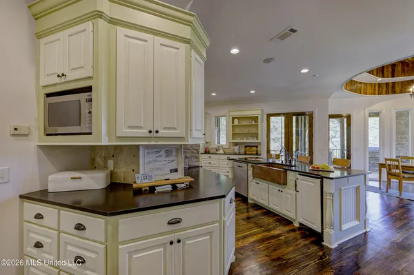 $995,000 | 626 Cedar Hill Road, Flora, MS 39071