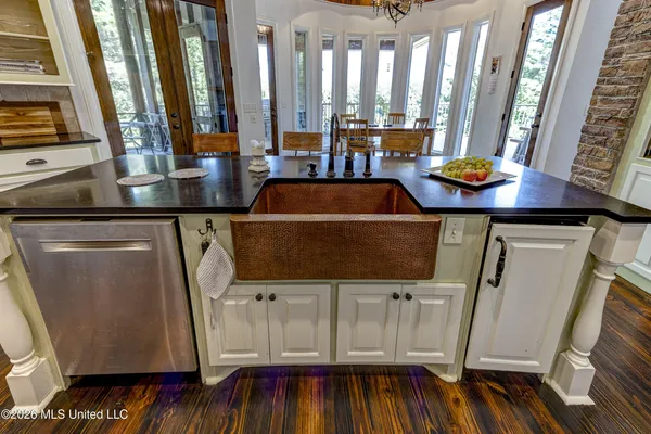 $995,000 | 626 Cedar Hill Road, Flora, MS 39071