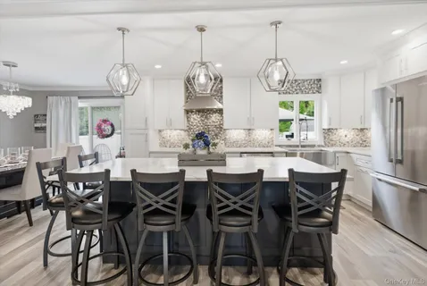 $949,999 | 272 Hamilton Avenue, Massapequa, NY 11758