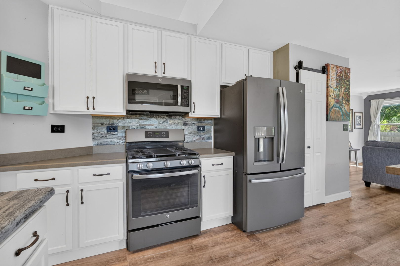 2067 Stephen Street Aurora, IL 60502 - Photo 6 of 36