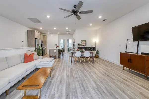 $375,000 | 484 West Balsam Lane, Clovis, CA 93611