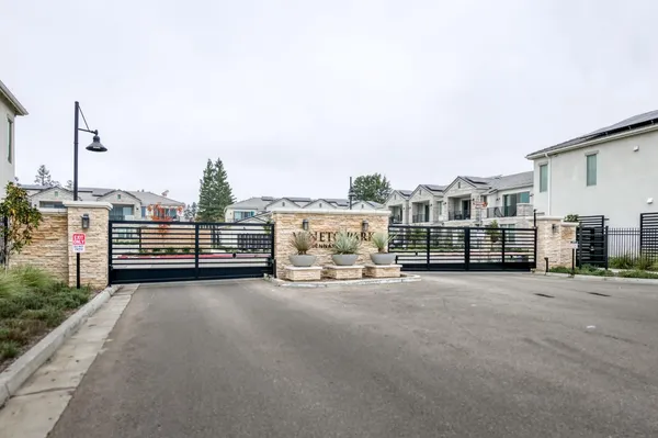 $375,000 | 484 West Balsam Lane, Clovis, CA 93611