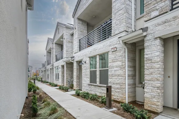 $375,000 | 484 West Balsam Lane, Clovis, CA 93611